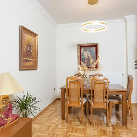 King George 32 Luxury Apartment