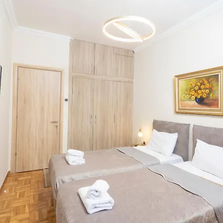 King George 32 Luxury * Thessaloniki
